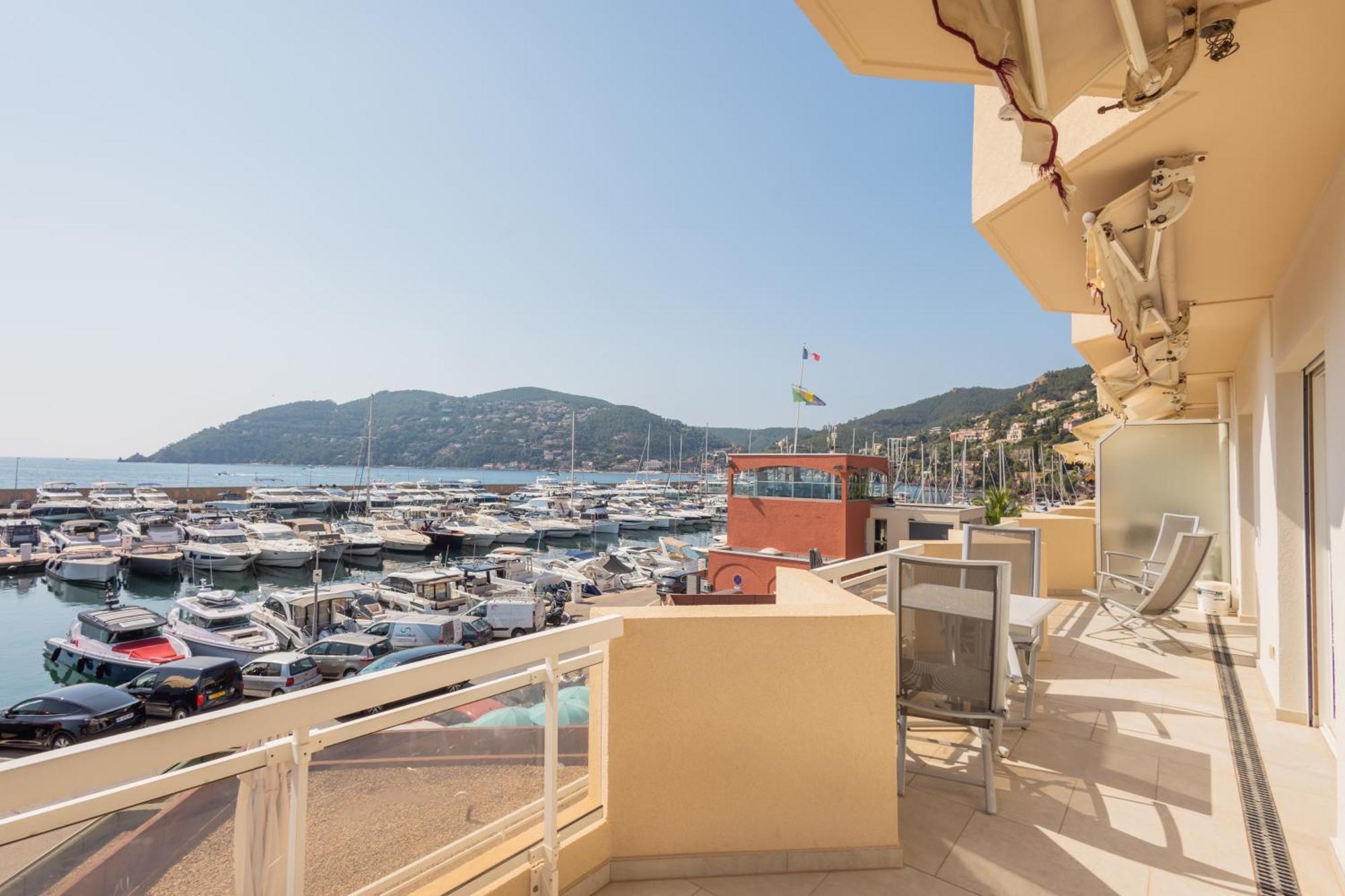 Riviera Beach Hotel Mandelieu-la-Napoule Exterior photo