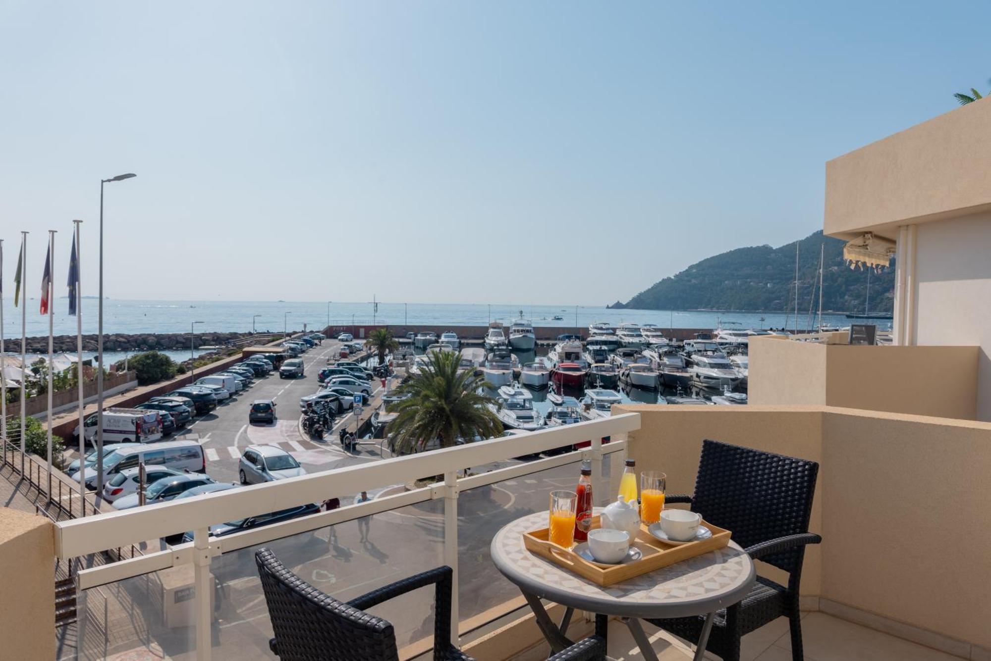 Riviera Beach Hotel Mandelieu-la-Napoule Exterior photo